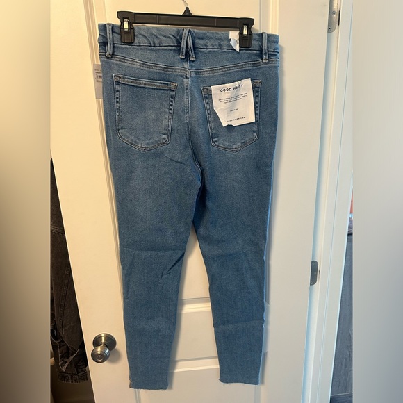 NWT: Good American Raw Hem Jeans - Picture 6 of 8